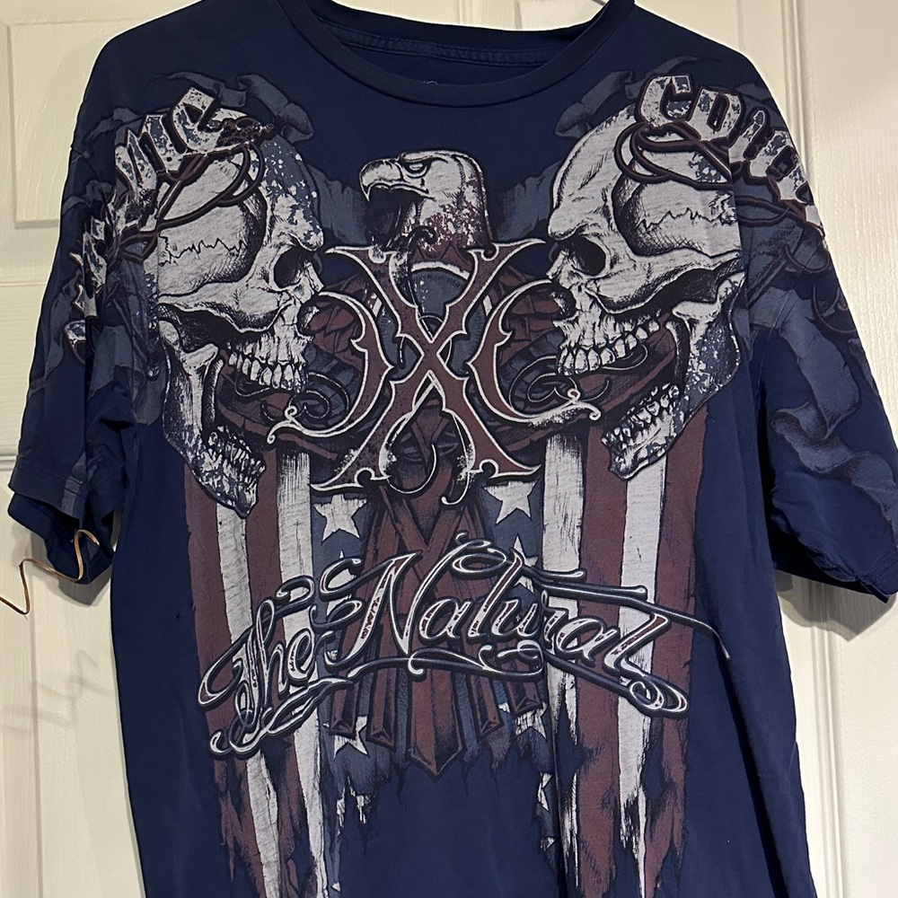 Men's Extreme Couture Edgy Skull Graphic Tee in Navy